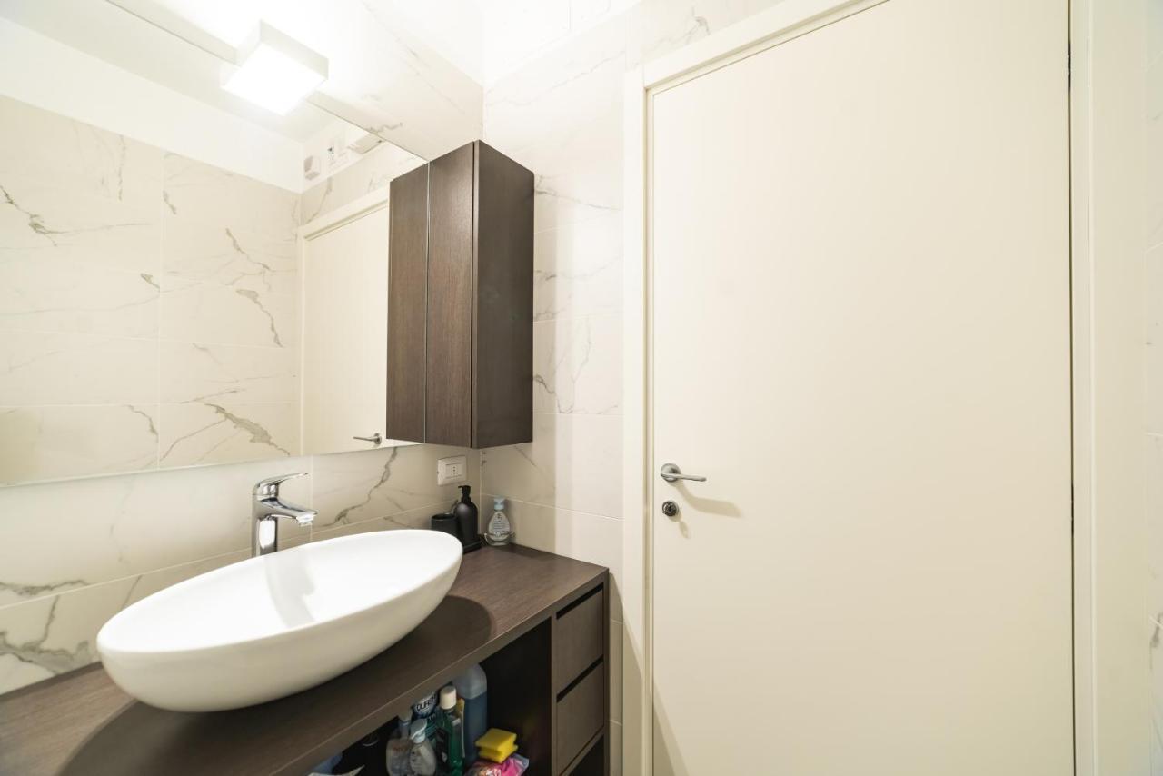 Apartamento Moderno Bilocale 64Mq Con Parcheggio E Palestra Milán Exterior foto