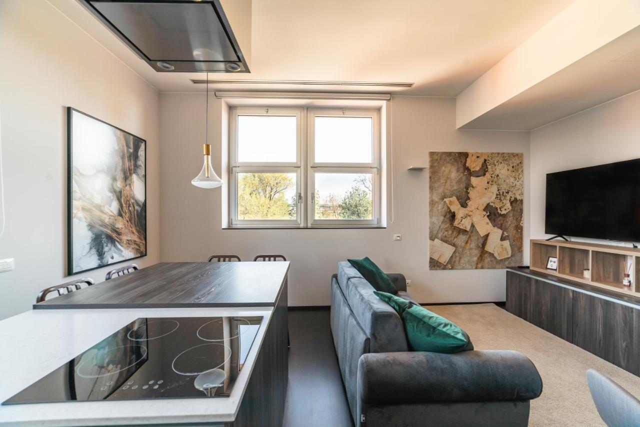 Apartamento Moderno Bilocale 64Mq Con Parcheggio E Palestra Milán Exterior foto